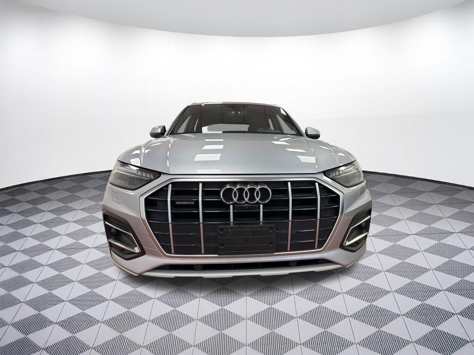 Used 2021 Audi Q5 Prestige w/ Prestige Package image 5