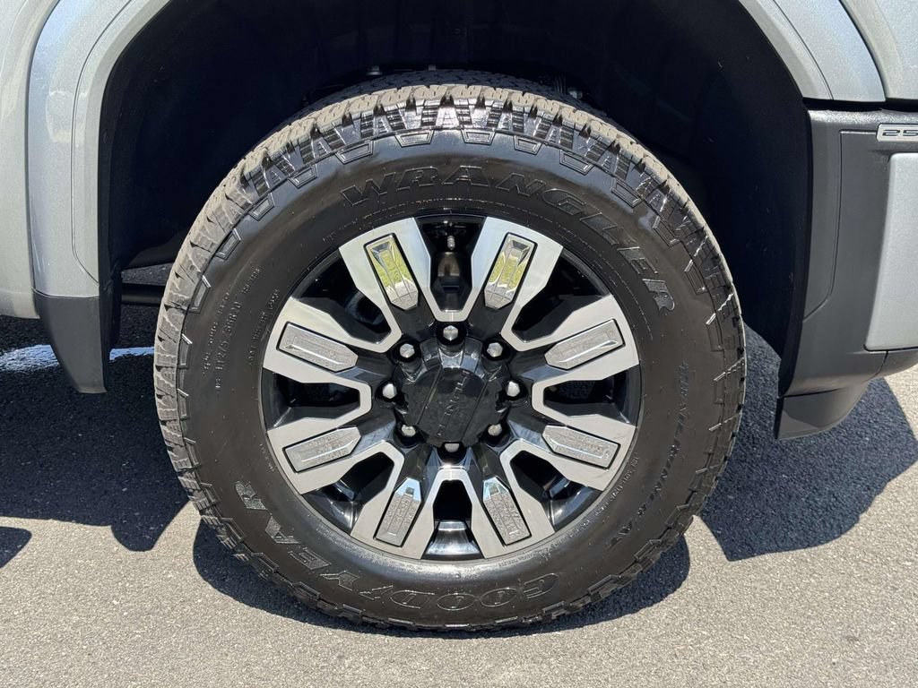 Used 2026 GMC Sierra 2500 Denali w/ Denali Reserve Package AWD/4WD image 27