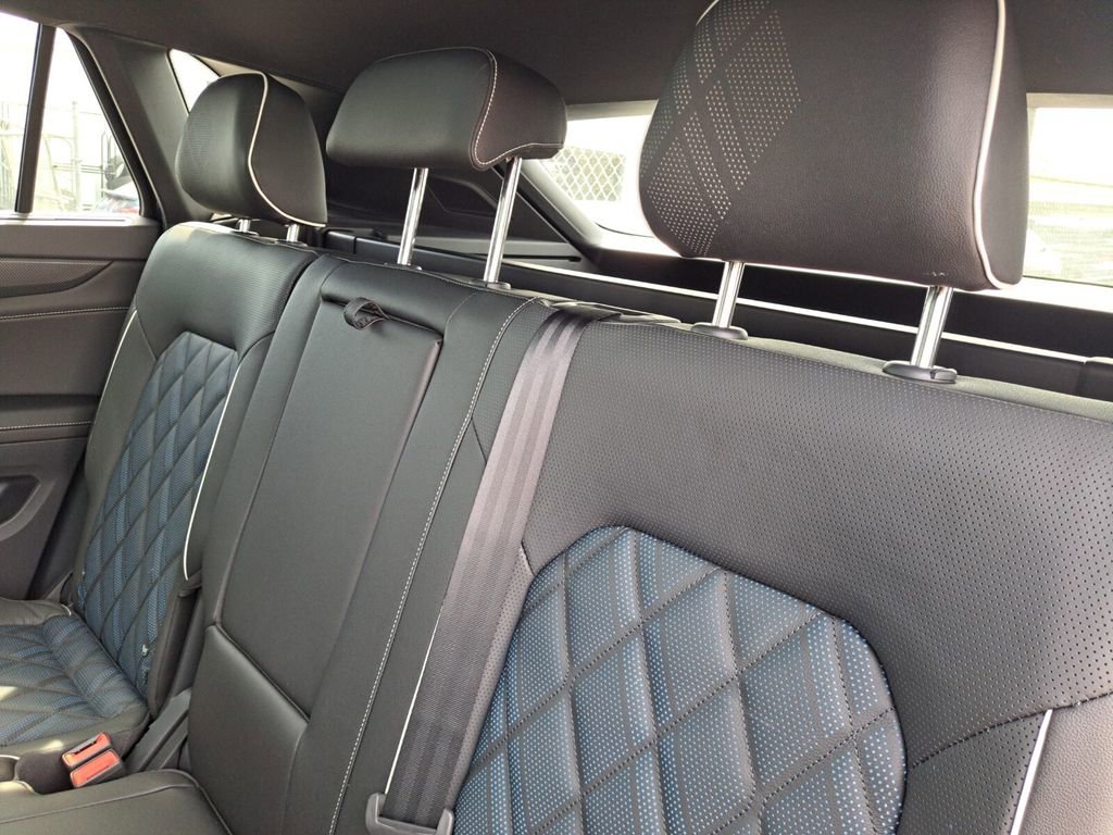 New 2026 Volkswagen Atlas Cross Sport SEL Premium R-Line image 26