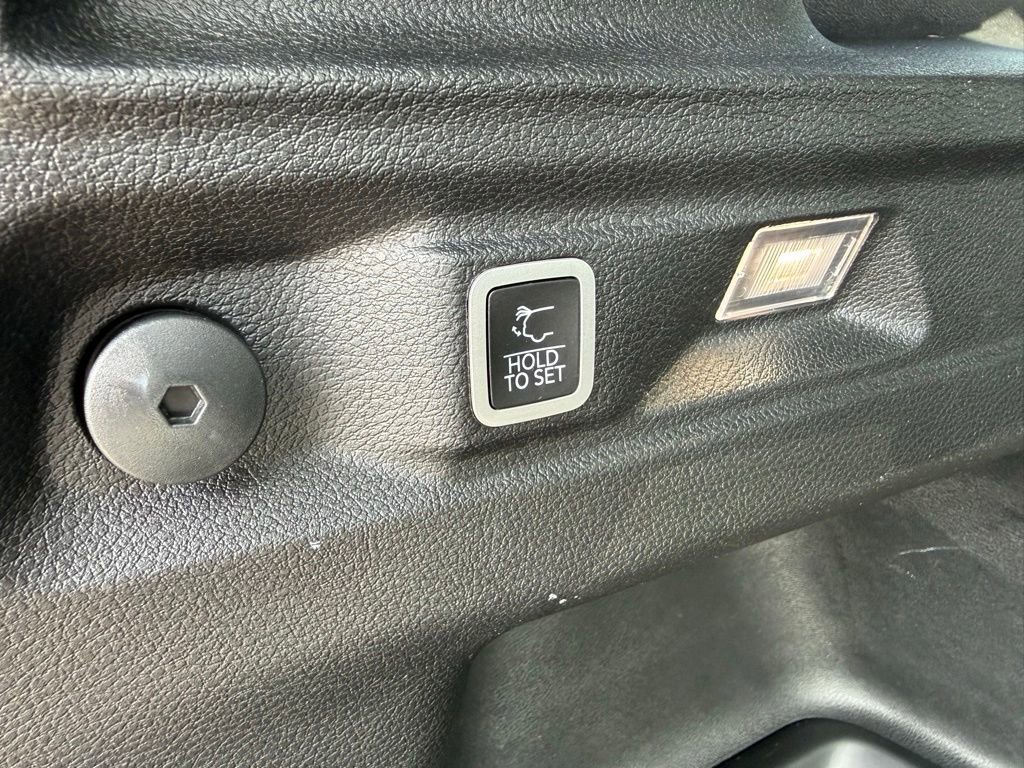 Certified 2023 Jeep Grand Cherokee L Laredo AWD/4WD image 30