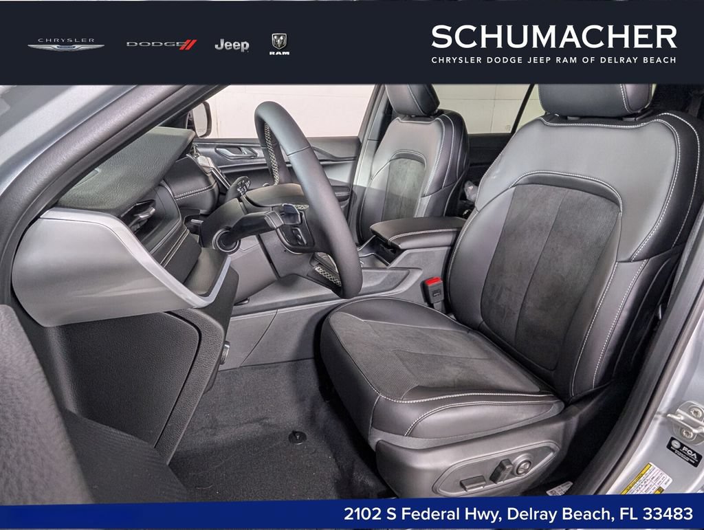 New 2025 Jeep Grand Cherokee L Altitude RWD image 5