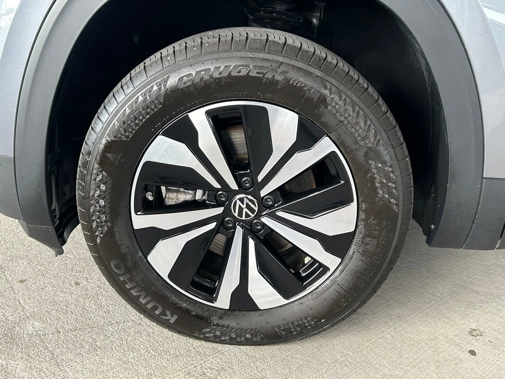 Used 2024 Volkswagen Atlas SE image 27