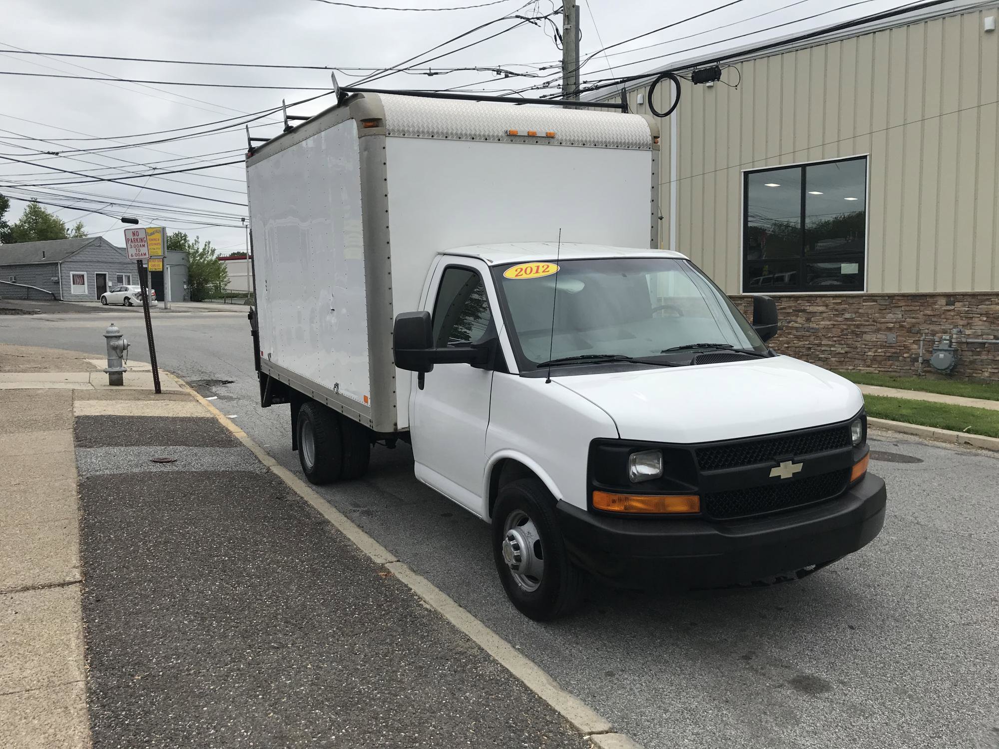 Used 2012 Chevrolet Express 3500 RWD image 4