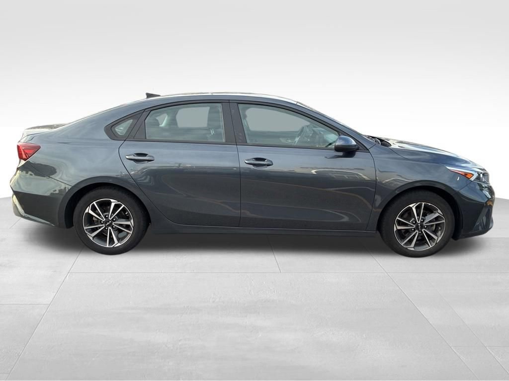Used 2023 Kia Forte LXS FWD image 7