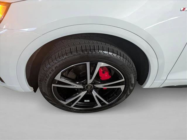 Certified 2025 Audi Q5 2.0T Premium Plus image 24