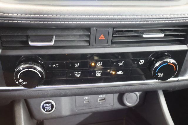 Used 2023 Nissan Rogue S image 21