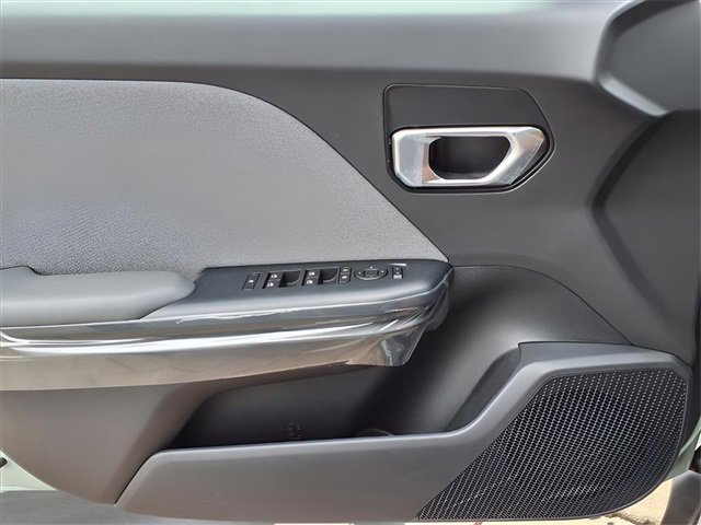 New 2025 Kia K4 EX image 16