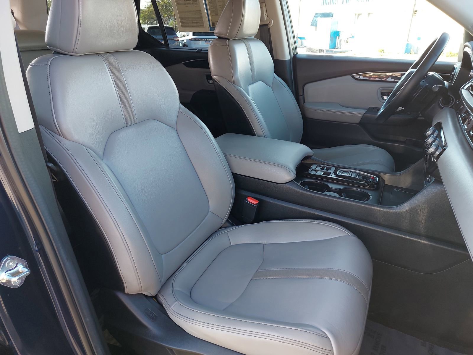 Certified 2025 Honda Pilot EX-L image 10