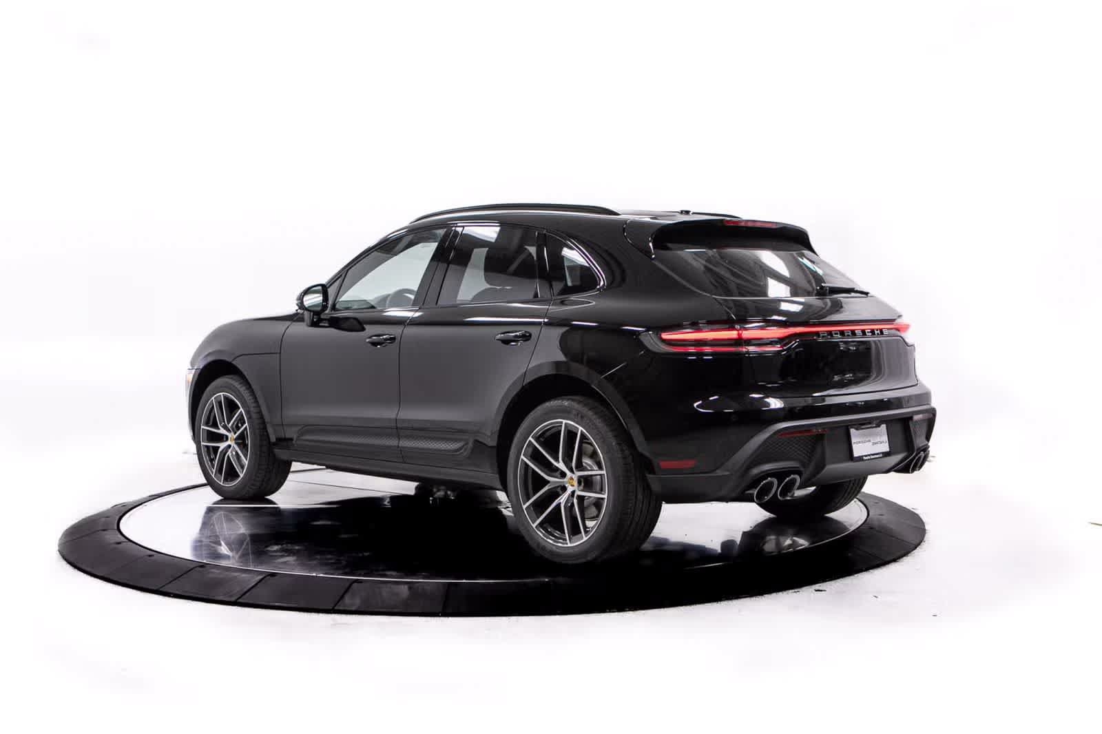 Certified 2026 Porsche Macan AWD/4WD image 3