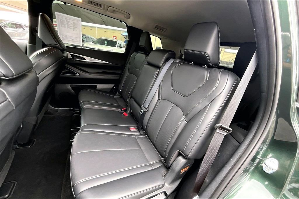 Certified 2026 INFINITI QX60 Luxe w/ Cargo Package FWD image 36