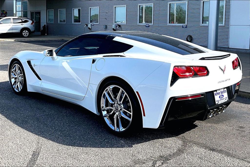 Used 2018 Chevrolet Corvette Stingray Coupe w/ 1LT image 3