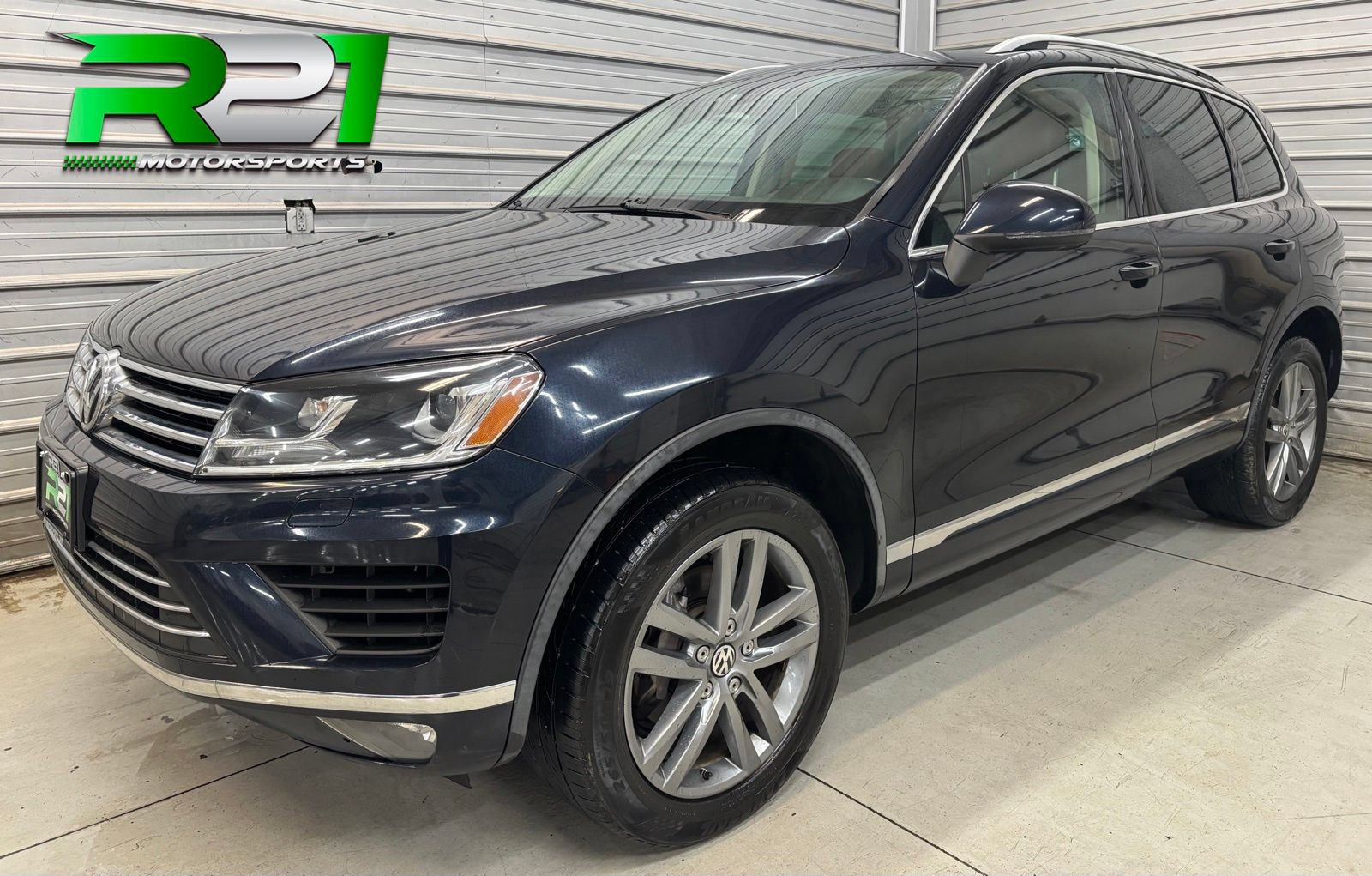 Used 2015 Volkswagen Touareg VR6 AWD/4WD image 1