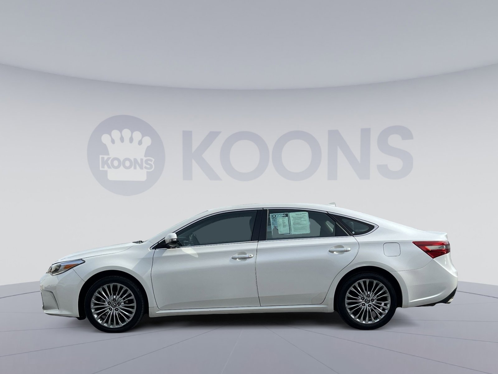 Used 2017 Toyota Avalon Limited w/ Carpet Mat Package image 2