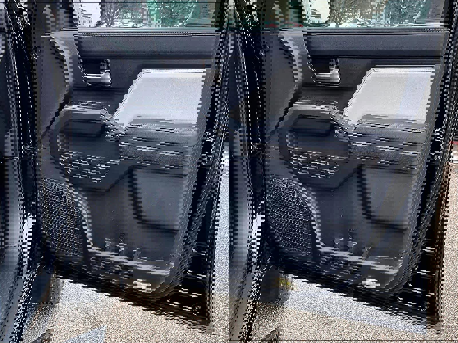 Used 2025 Toyota Tacoma Limited image 12