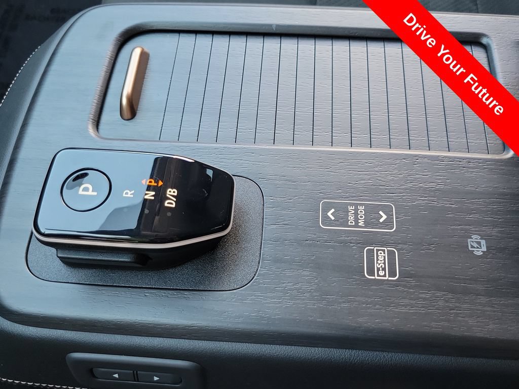 Used 2025 Nissan Ariya AWD image 13