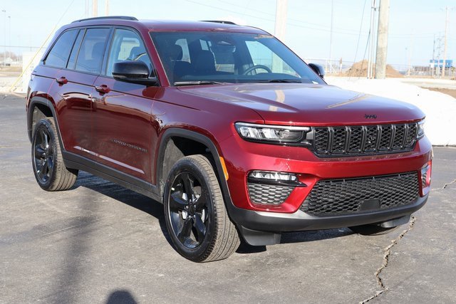 New 2025 Jeep Grand Cherokee Limited image 2