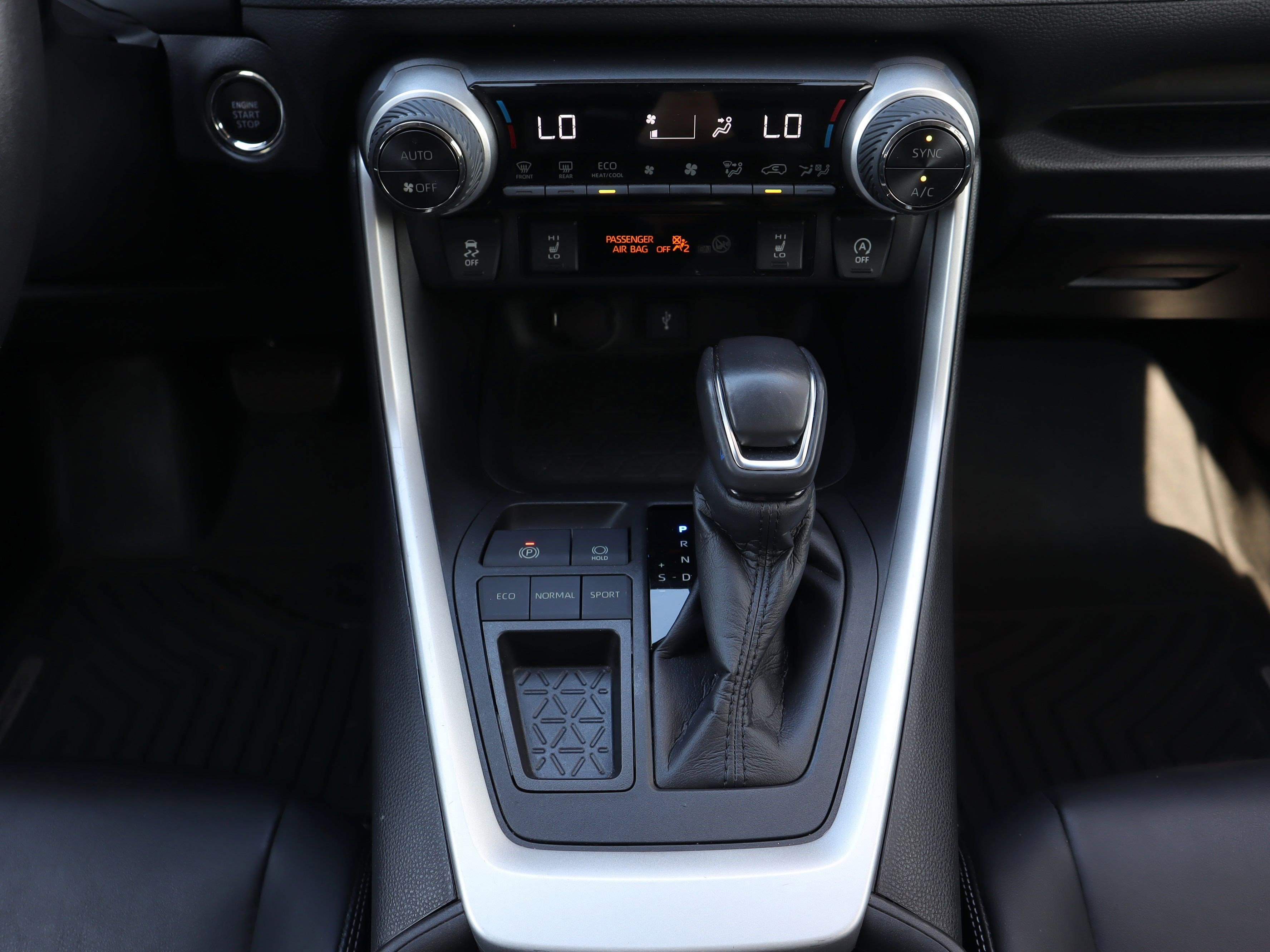 Used 2021 Toyota RAV4 XLE Premium image 26