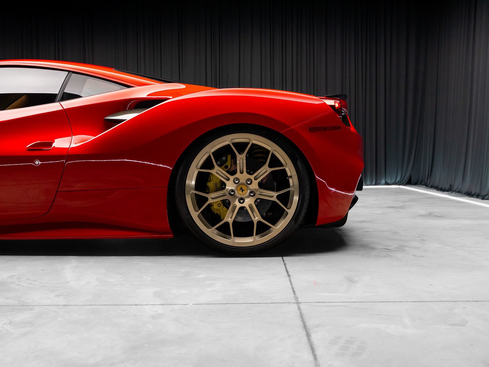 Used 2018 Ferrari 488 GTB RWD image 34