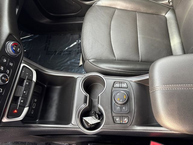 Used 2024 GMC Terrain SLT image 35