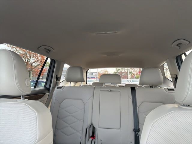 Used 2025 Volkswagen Atlas SE image 17