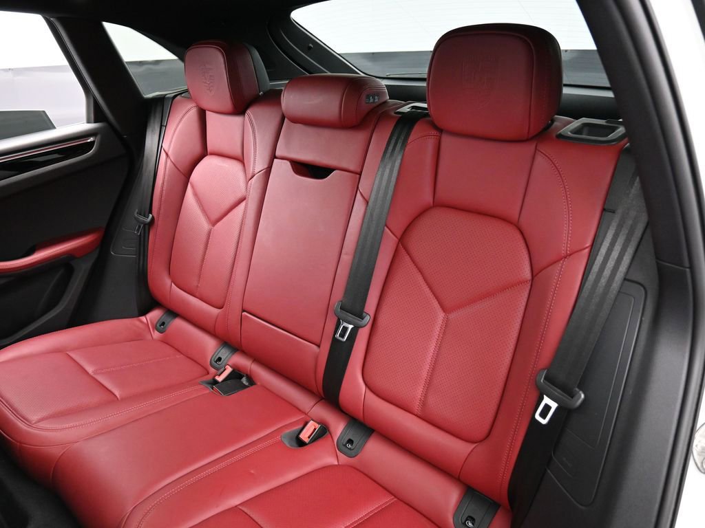 Certified 2023 Porsche Macan Turbo image 24