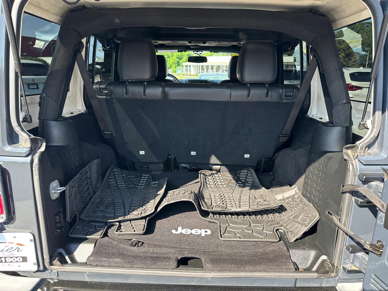 Used 2017 Jeep Wrangler Unlimited Sahara AWD/4WD image 20