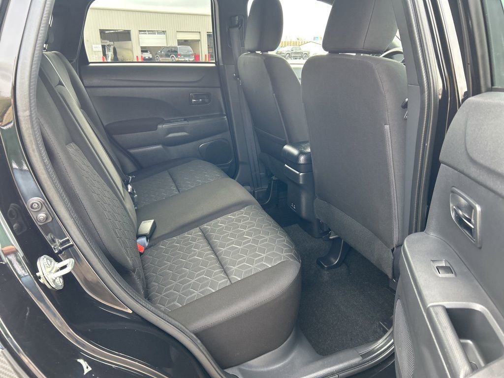 Used 2025 Mitsubishi Outlander Sport SE image 23