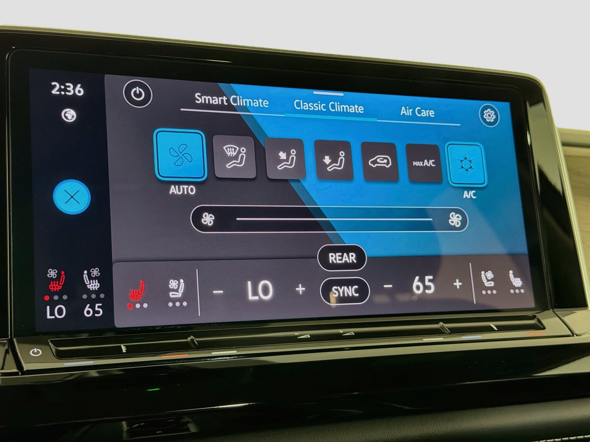 Certified 2024 Volkswagen Atlas SE FWD image 15