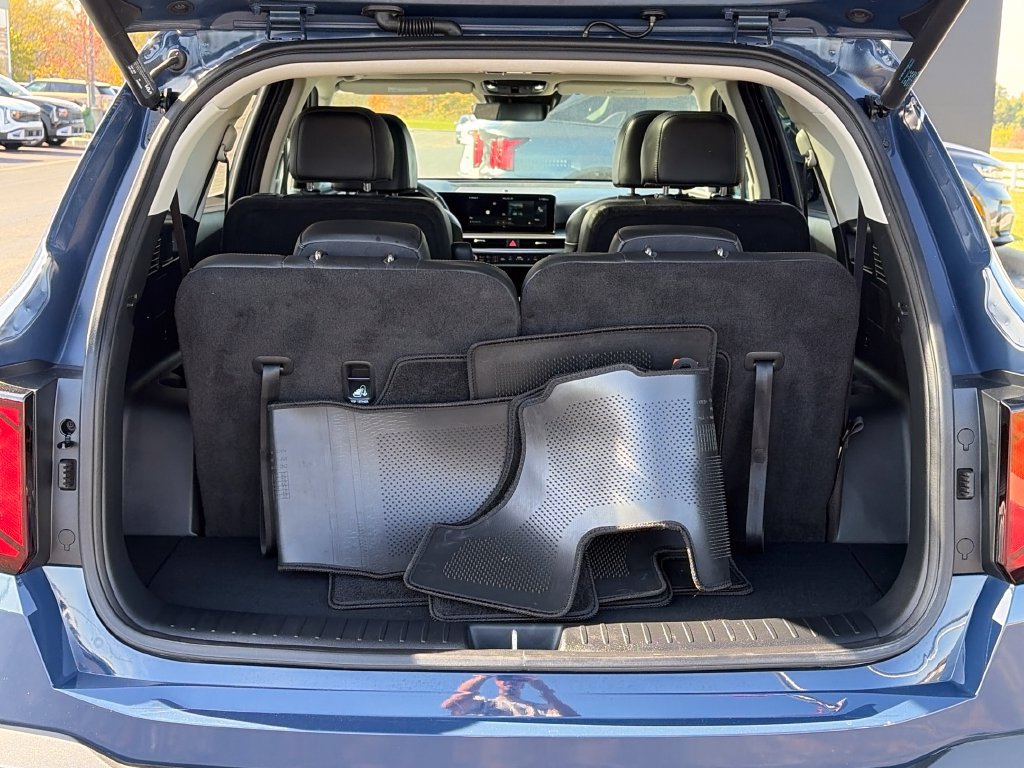 Used 2025 Kia Sorento EX w/ Panoramic Sunroof Package FWD image 7