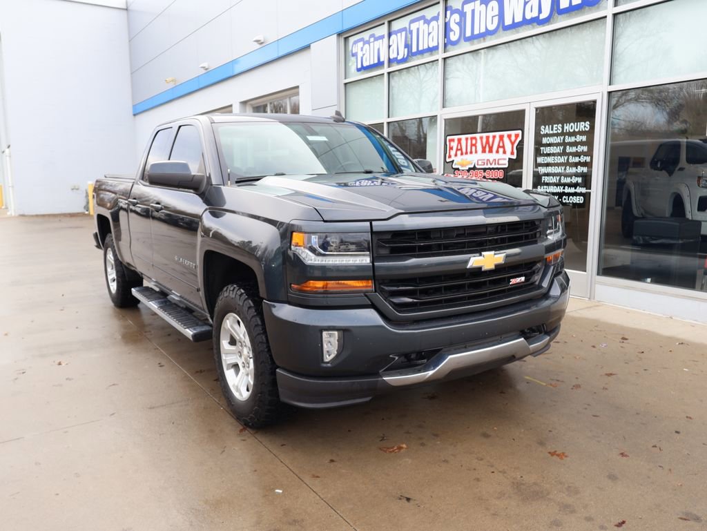 Used 2018 Chevrolet Silverado 1500 LT w/ All Star Edition image 2