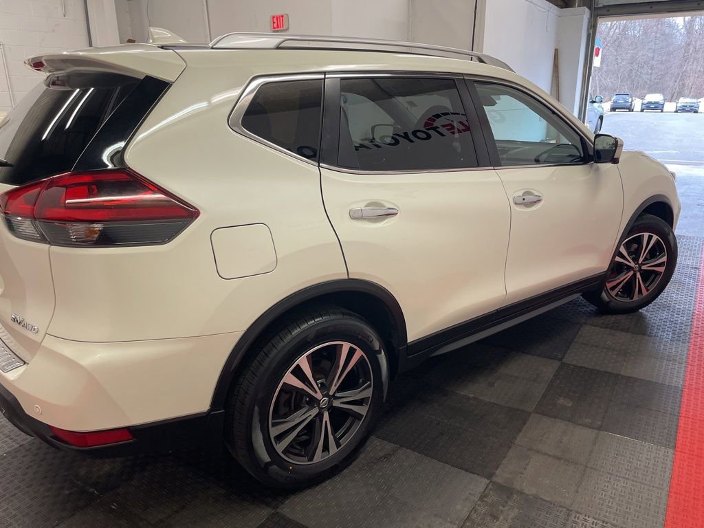 Used 2020 Nissan Rogue SV w/ Premium Package image 12