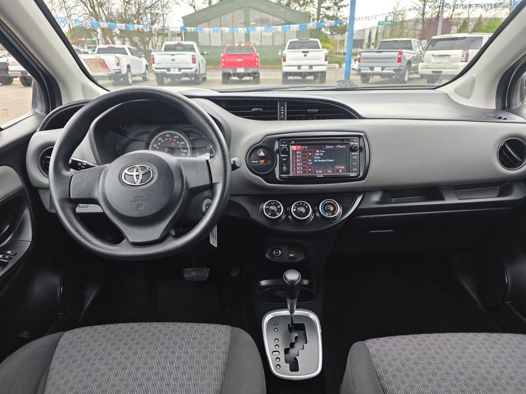 Used 2016 Toyota Yaris L image 5