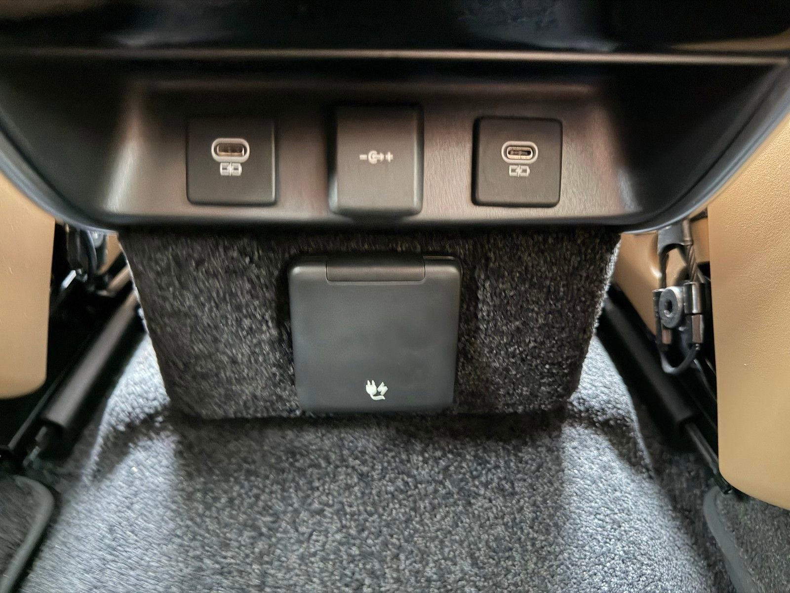 Used 2024 Land Rover Range Rover SE image 26