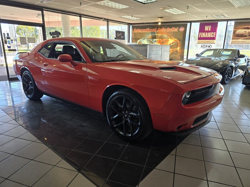 Used 2020 Dodge Challenger SXT w/ Plus Package RWD image 3
