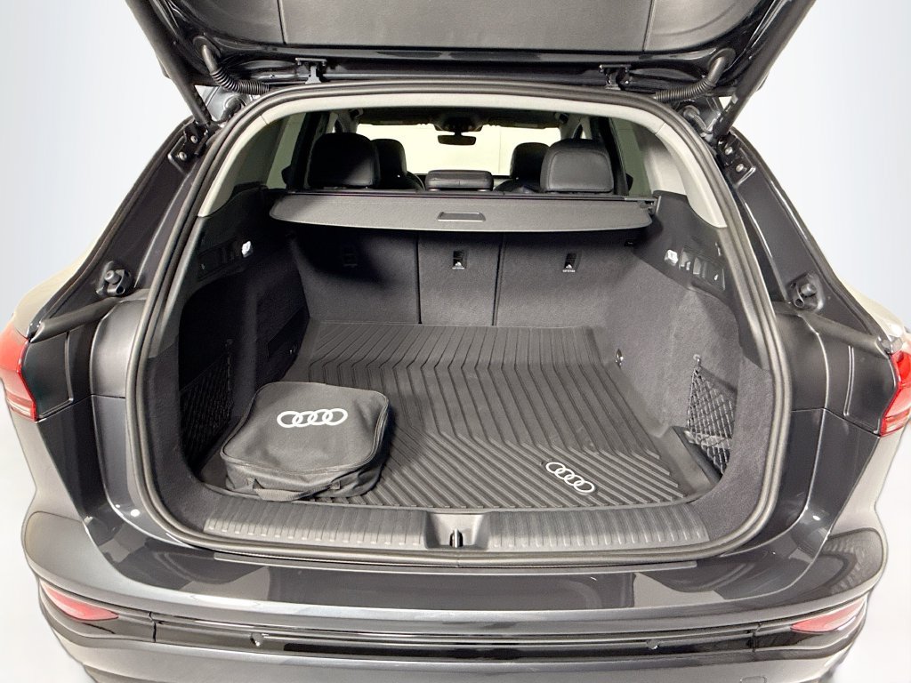 Used 2025 Audi Q6 e-tron Premium AWD/4WD image 31