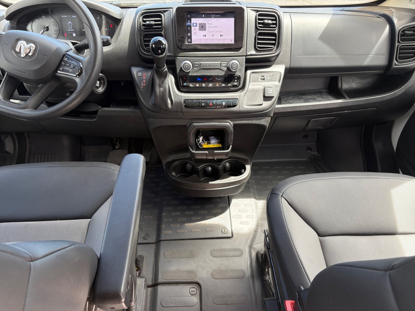 Used 2025 RAM ProMaster 2500 w/ Convenience Group FWD image 14