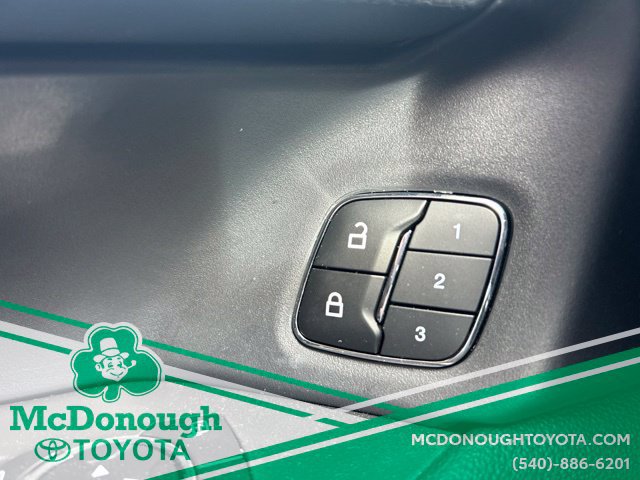 Used 2024 Ford Expedition XLT AWD/4WD image 19