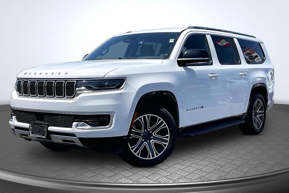 Used 2024 Jeep Wagoneer L Series II RWD image 12
