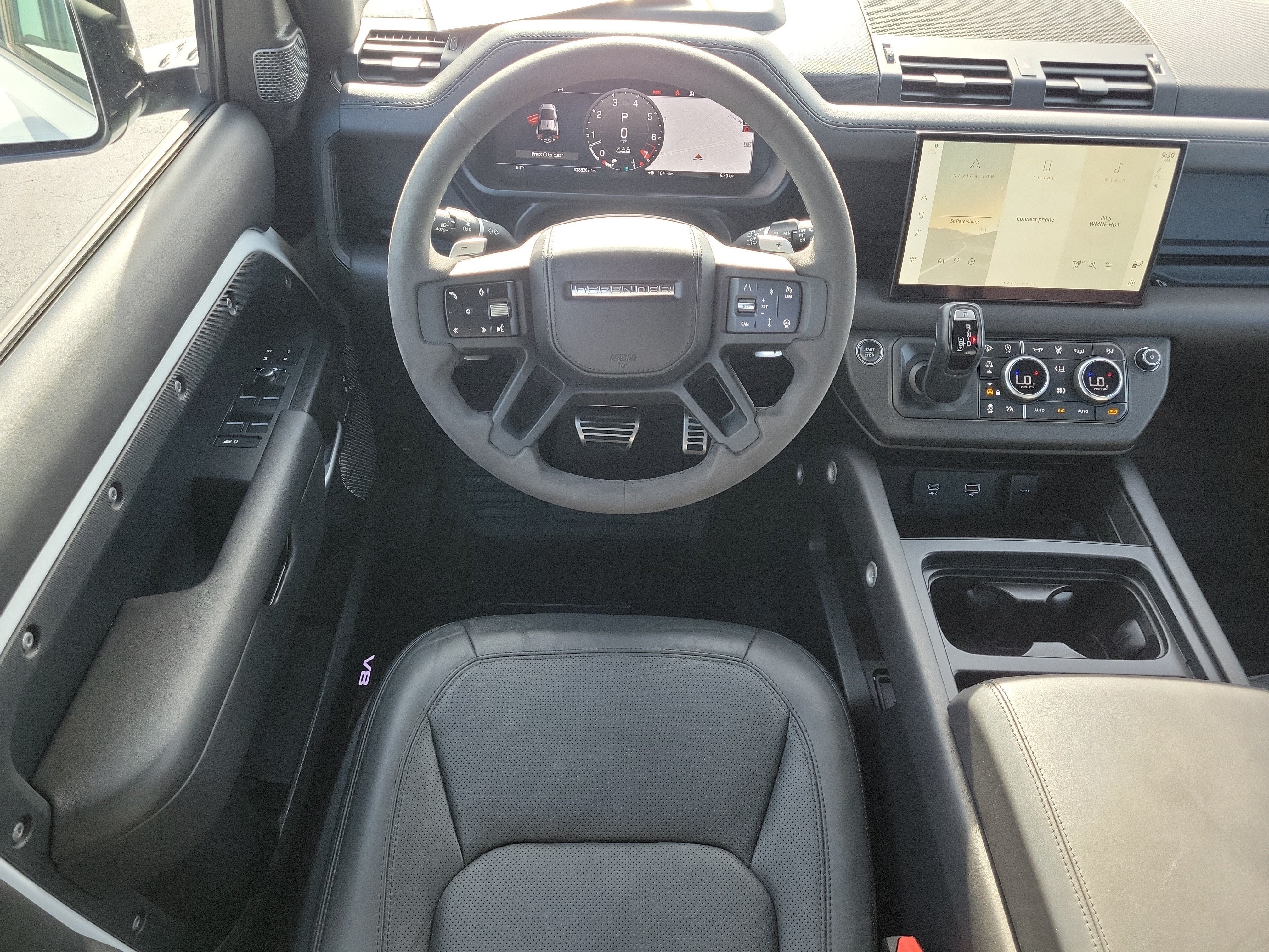 Used 2023 Land Rover Defender 110 V8 AWD/4WD image 15