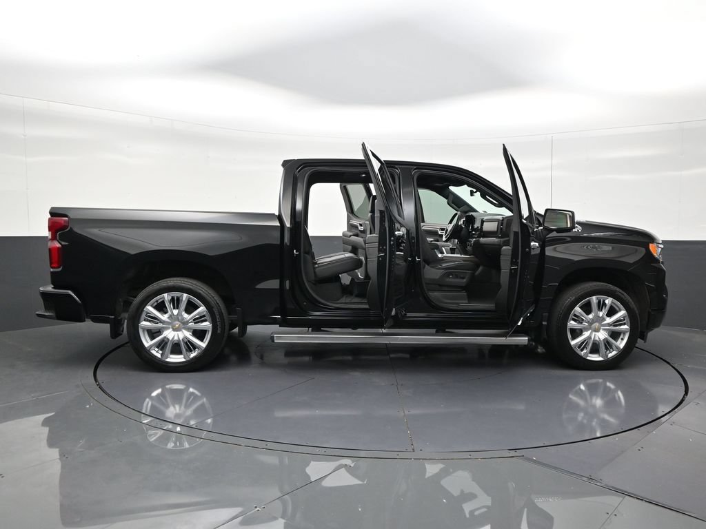 Used 2024 Chevrolet Silverado 1500 High Country AWD/4WD image 30