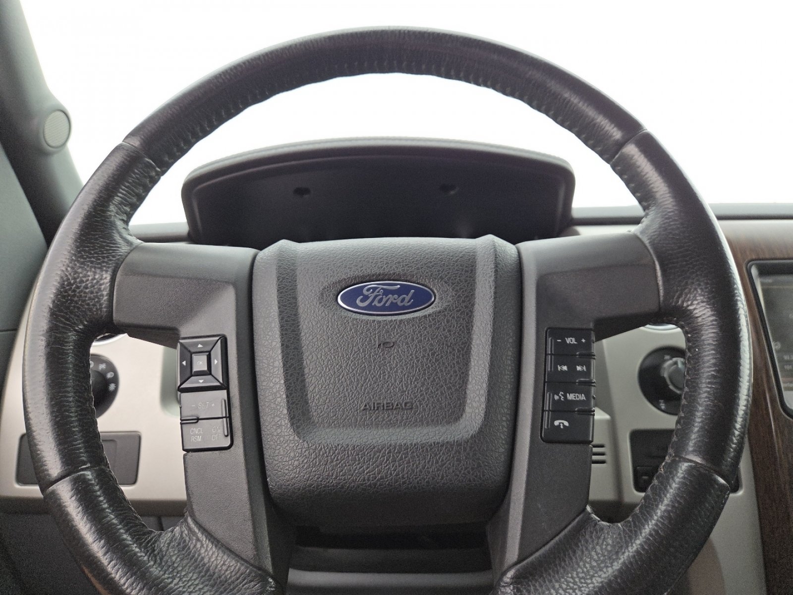 Used 2013 Ford F150 Lariat w/ Lariat Chrome Pkg AWD/4WD image 25