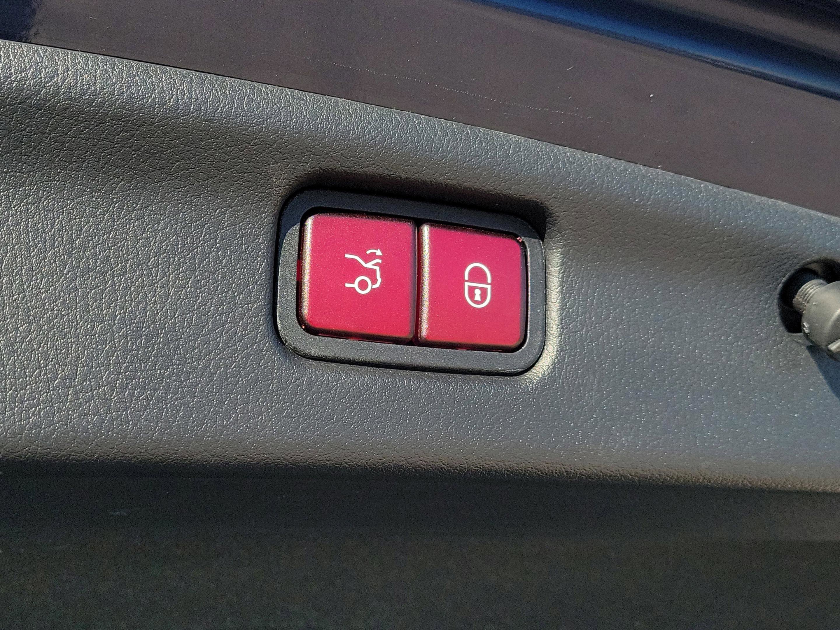 Certified 2023 Mercedes-Benz C 300 Sedan image 6