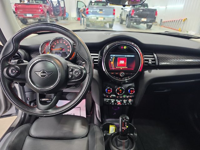 Used 2021 MINI Cooper S FWD image 9