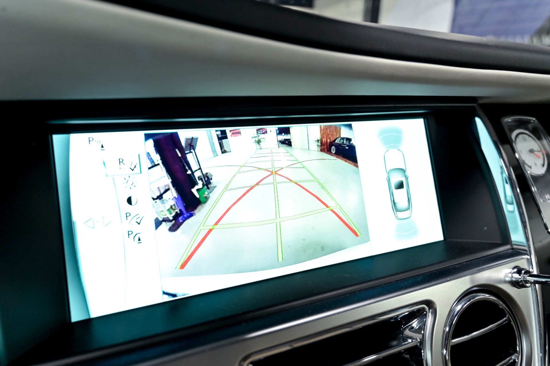 Used 2014 Rolls-Royce Wraith RWD image 10