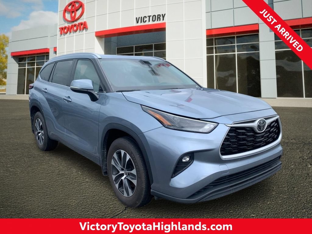 Used 2024 Toyota Highlander XLE