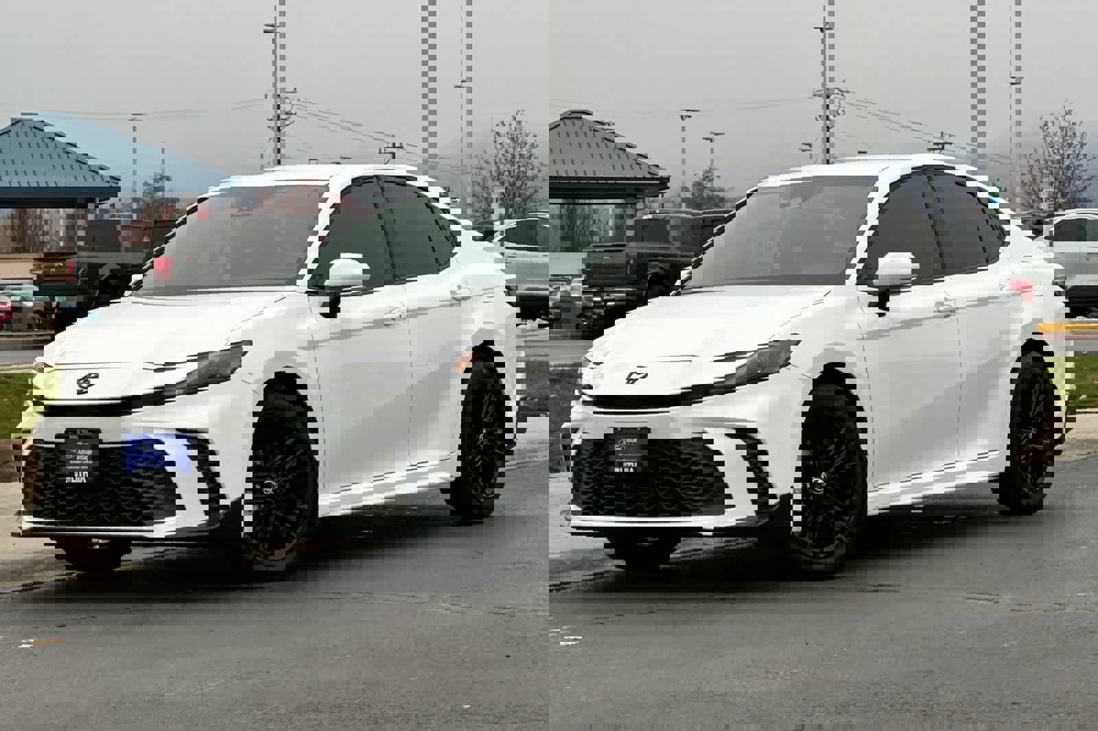 Used 2025 Toyota Camry SE image 1