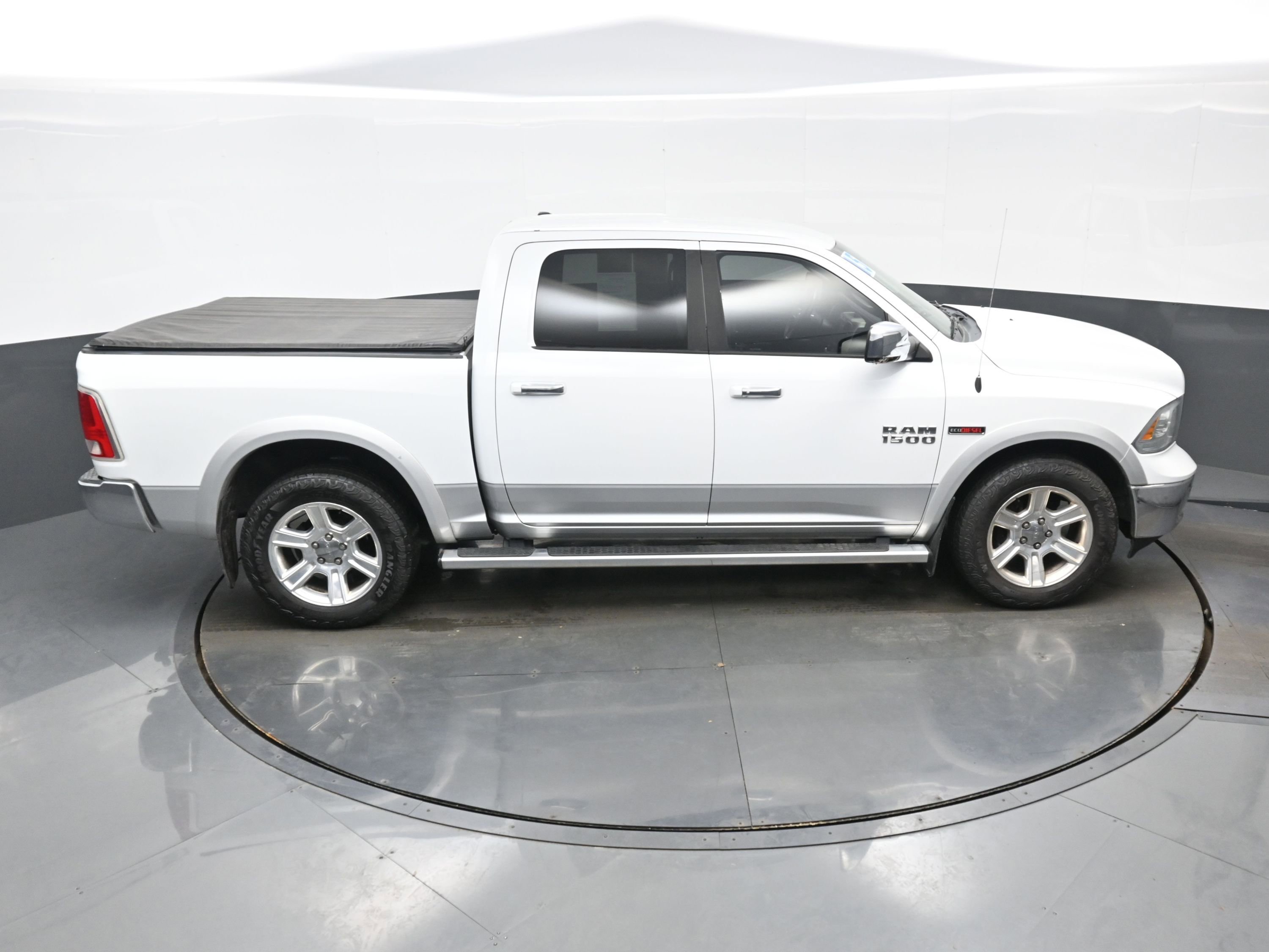 Used 2015 RAM 1500 Laramie image 37