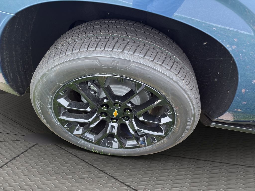 New 2026 Chevrolet Suburban Premier image 24