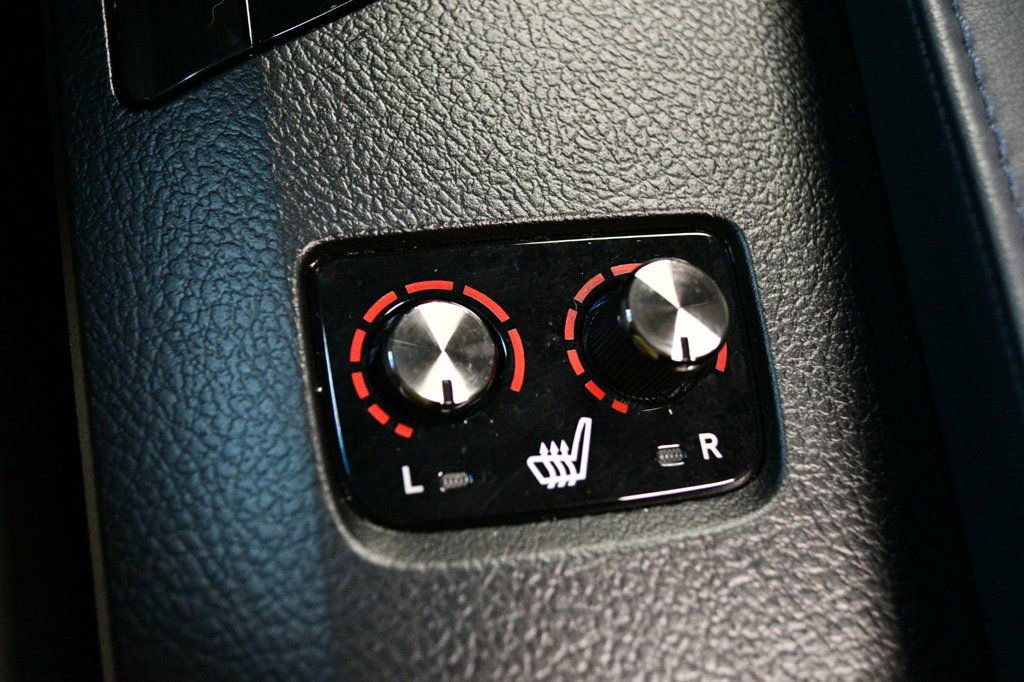 Used 2013 Toyota Avalon XLE Premium FWD image 58