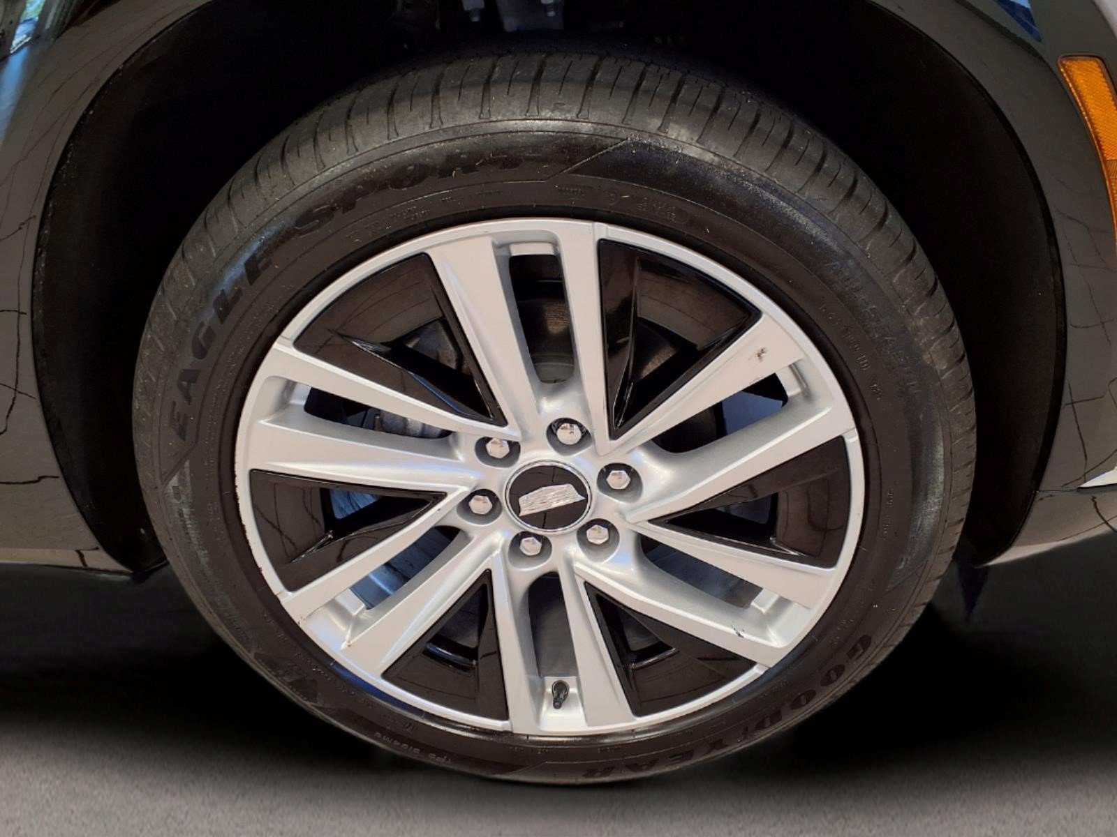 Certified 2026 Cadillac Vistiq Premium Luxury AWD/4WD image 8